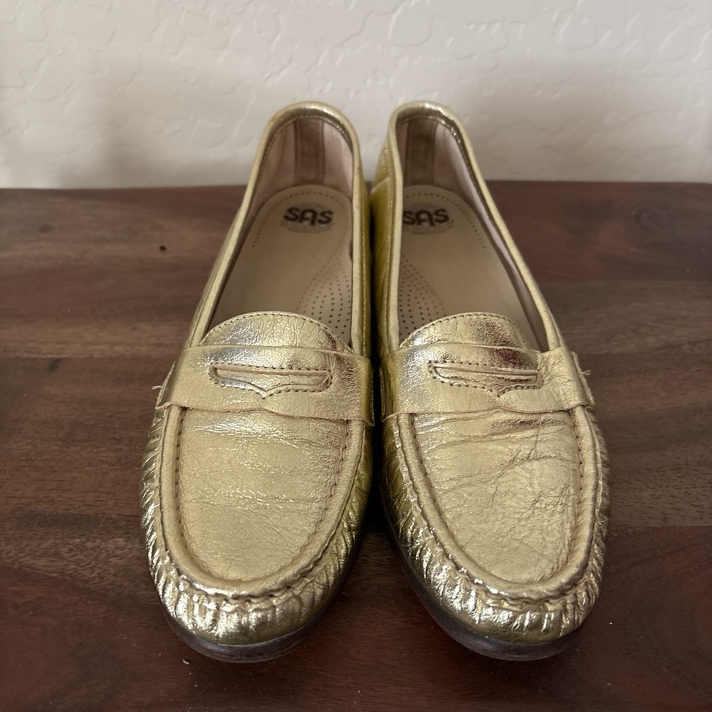 SAS Classic Gold Color Leather Slip On Loafers Comfort Shoes Tripad 9.5 S USA - Picture 2 of 8